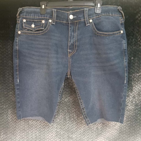 True Religion Mens Ricky Big T Flap Raw Hem Relaxed Straight Short Sz 38 - Picture 1 of 12